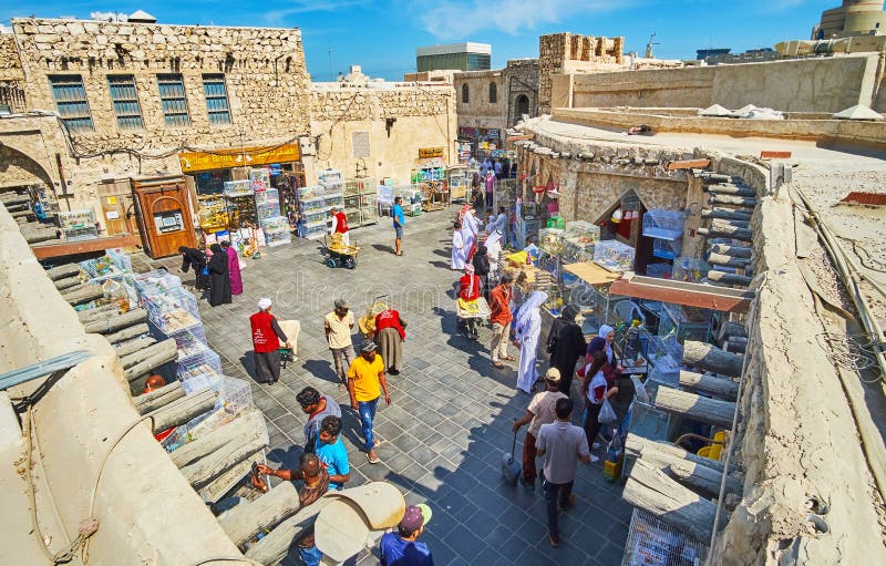 Odgórny widok ptaki Wprowadzać na rynek, Doha, Katar fotografia stock Odgórny widok ptaki Wprowadzać na rynek, Doha, Katar fotografia stock