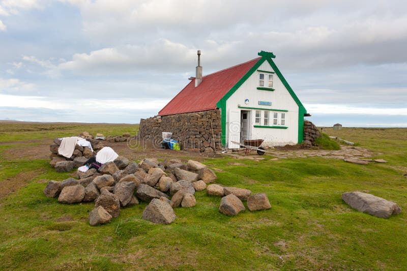 Odosobniony dom od Hvitarvatn terenu, Iceland krajobraz zdjęcia stock Odosobniony dom od Hvitarvatn terenu, Iceland krajobraz zdjęcia stock