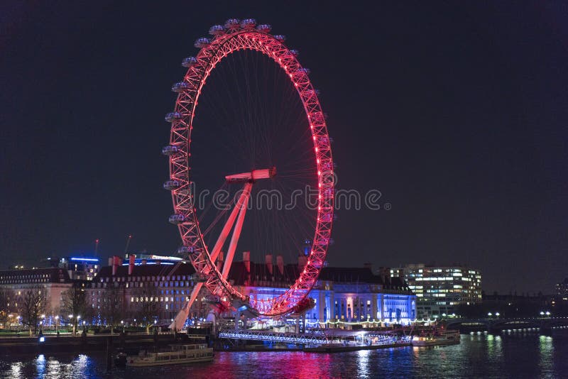 Oeil de Londres la nuit - vue de pont d'or de jubilé - Londres Angleterre R-U image stock Oeil de Londres la nuit - vue de pont d'or de jubilé - Londres Angleterre R-U image stock