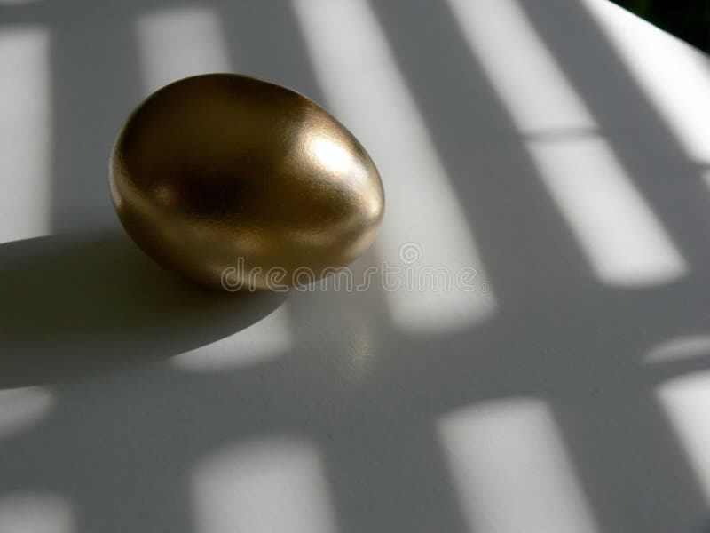 Oeuf d'or 2 photographie stock libre de droits Oeuf d'or 2 photographie stock libre de droits