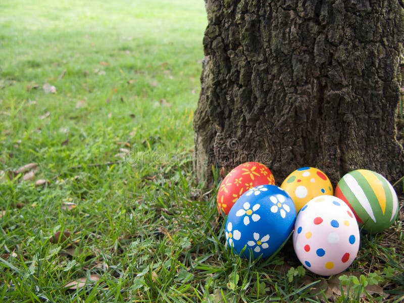 Arbre de Pâques image stock. Image du extérieur, oeufs - 4154949