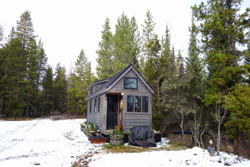 Off Grid Tiny House in the Mountains Stock Photo Image of building, environment 105846932
