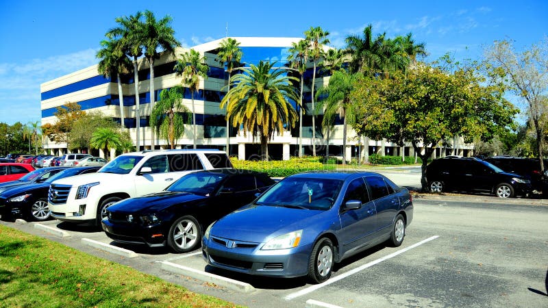 Download Office Building And Parking Lot, South Florida Stock Photo - Image of offices, build: 68947246