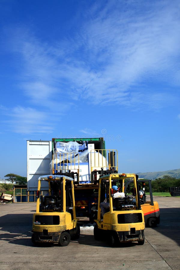 Offload container truck