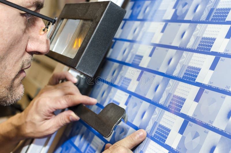 Offset machine press controling production plates calibration in printing house