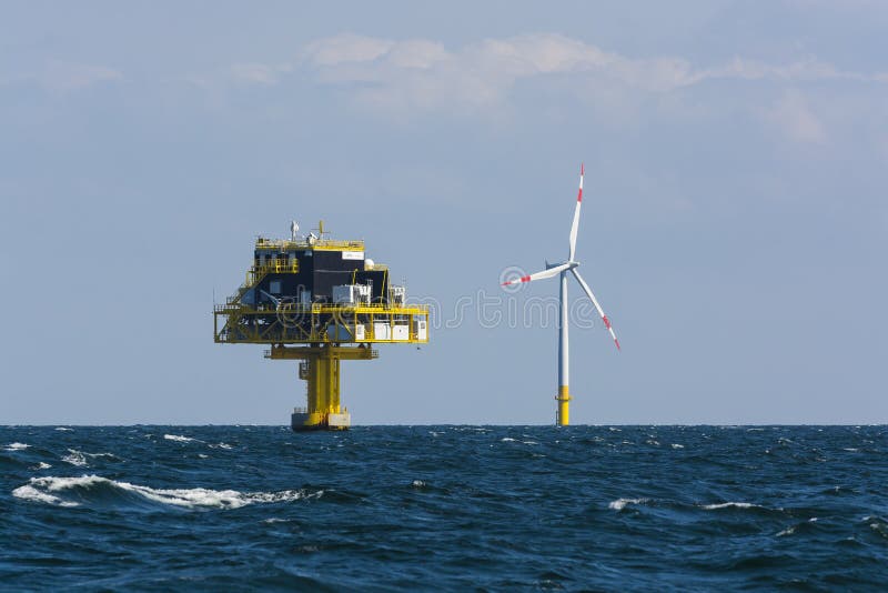 Offshore substation and wind turbine