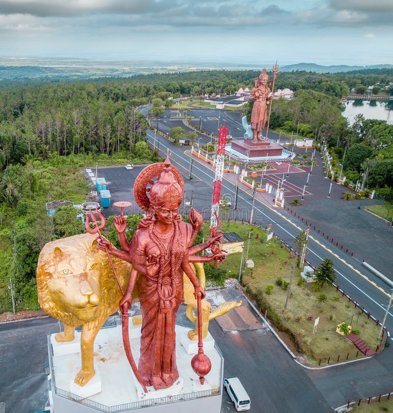 Ogromna Shiva statua w uroczystej Bassin świątyni, Mauritius Ganga Talao fotografia stock Ogromna Shiva statua w uroczystej Bassin świątyni, Mauritius Ganga Talao fotografia stock
