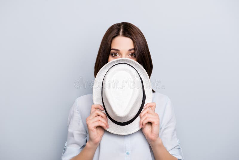 Oh là là !, il n'est pas moi Charmant, jolie fille dans la fin de chemise elle hal images libres de droits Oh là là !, il n'est pas moi Charmant, jolie fille dans la fin de chemise elle hal images libres de droits