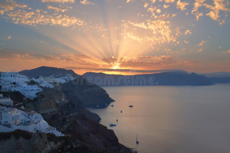 Oia village, sunrise over famous volcanic caldera on Santorini i royalty free stock image Oia village, sunrise over famous volcanic caldera on Santorini i royalty free stock image
