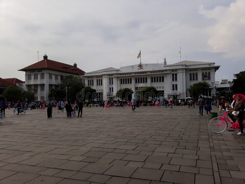 Oigenkännligt folk HistoriemuseumBatavia museum som lokaliseras i den gamla staden Kota Tua av Jakarta royaltyfria bilder Oigenkännligt folk HistoriemuseumBatavia museum som lokaliseras i den gamla staden Kota Tua av Jakarta royaltyfria bilder