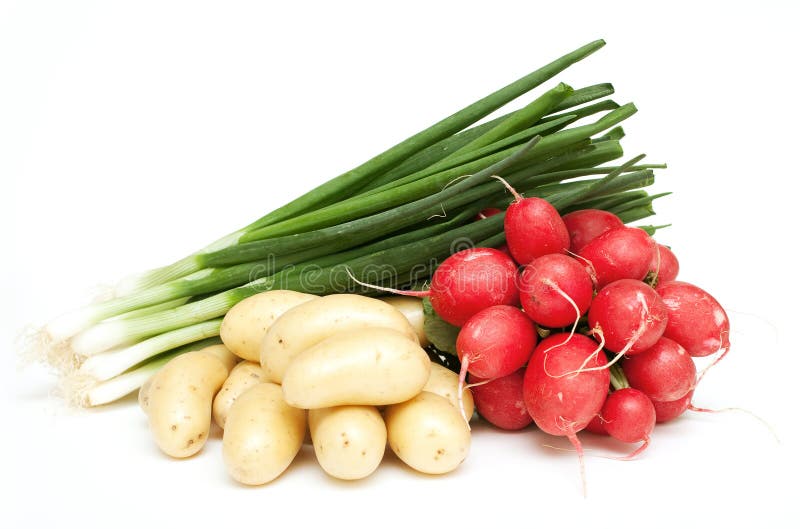 Ciboulette, pommes de terre nouvelles et radis photographie stock