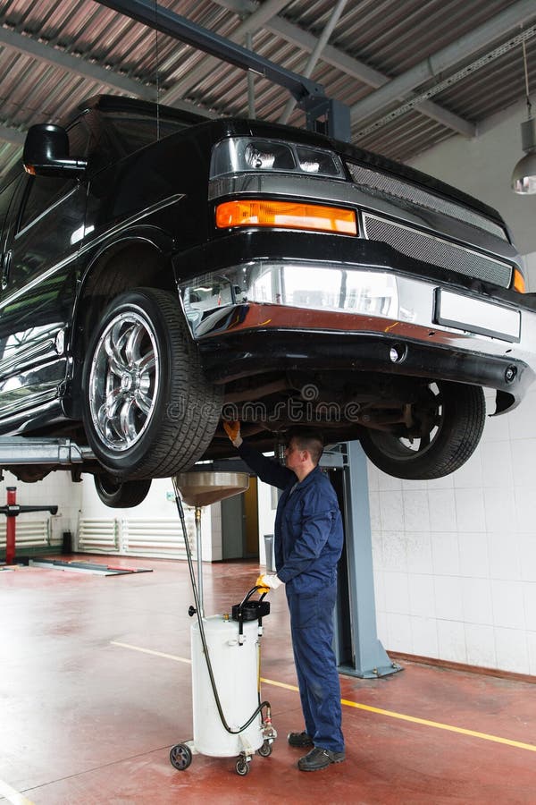 How to Raise Car for Oil Change: Quick & Safe Tips