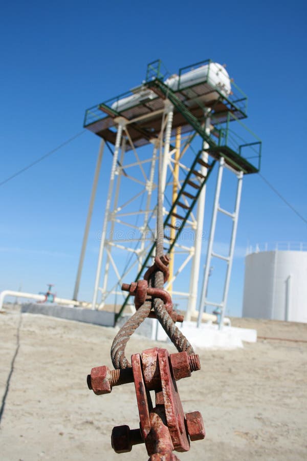 Oil Deposit. Picture Image 5866127
