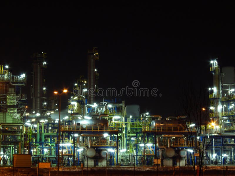 Night oil refinery, night scene, light and oil refinery construction,