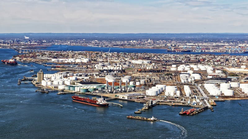 Oil storage in Bayonne