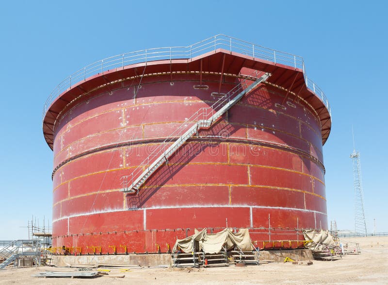 Construction of Tank for an Oil Storage by Sheet Assembly. View Above