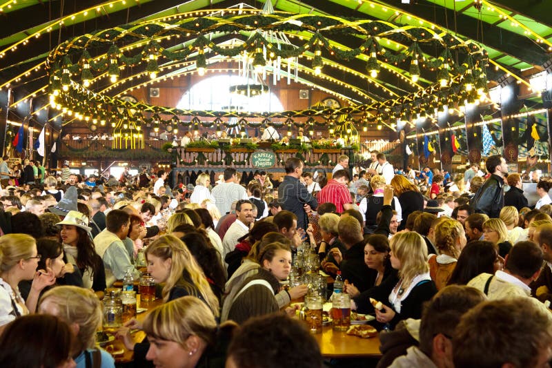 Oktoberfest 2010 em Munich imagem de stock Oktoberfest 2010 em Munich imagem de stock