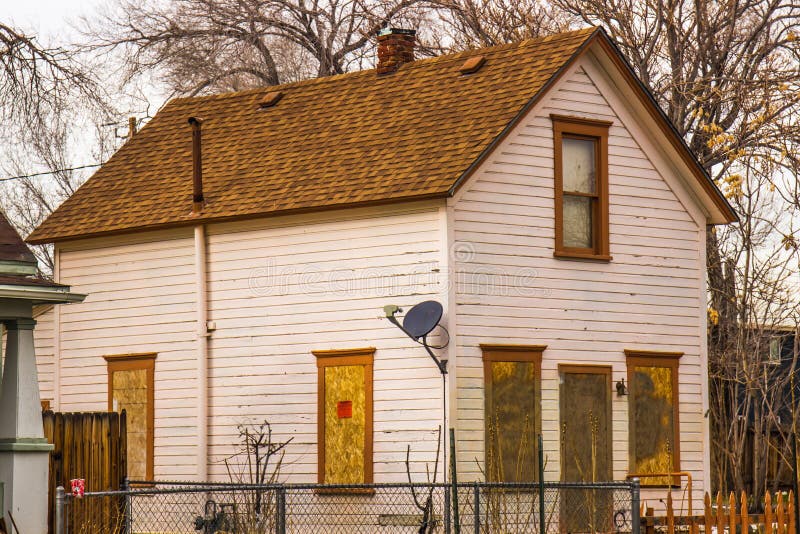 Old Abandoned Home With No Trepassing Sign