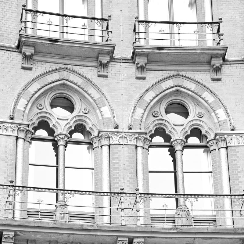 Old Architecture in London England Windows and Brick Exterior Stock ...