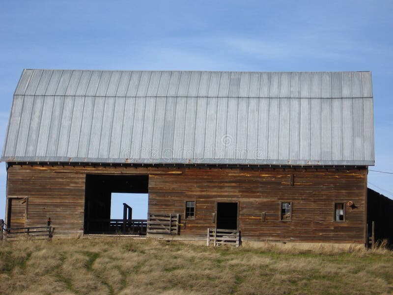 Barn with silver tin roof stock photo. Image of farm 12702410