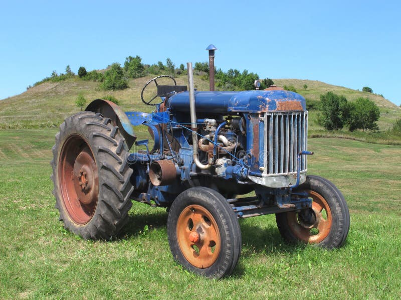 862 Old Vintage Tractors Field Stock Photos - Free & Royalty-Free Stock  Photos from Dreamstime