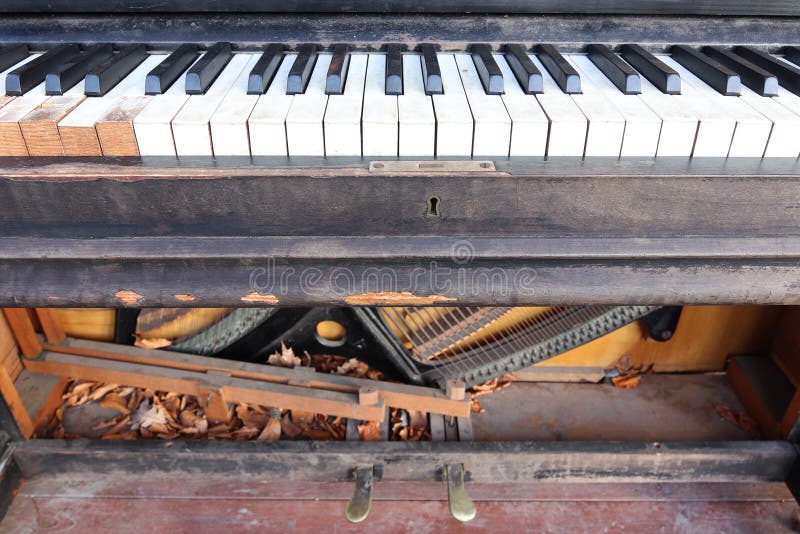Gros Plan Sur Le Piano Avec Pédale Banque D'Images et Photos