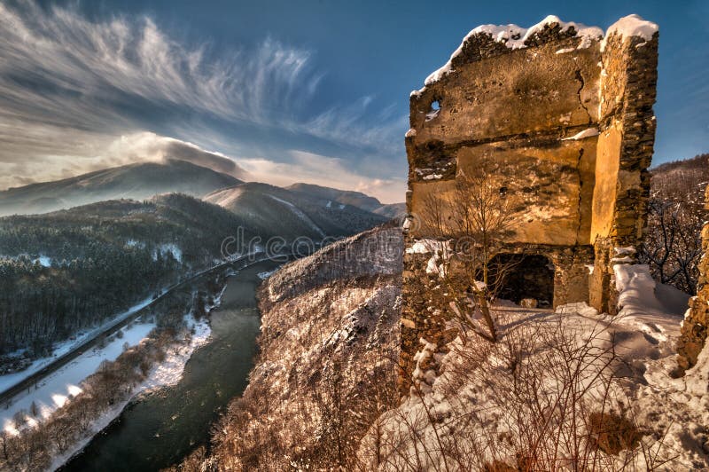 Starý hrad nad Váhem