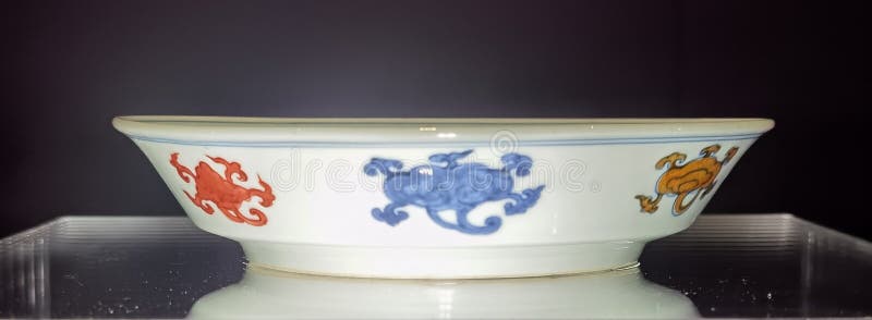Blue & White Porcelain Bowl - Cloud Fungus Design Blue & White Porcelain Bowl - Cloud Fungus Design