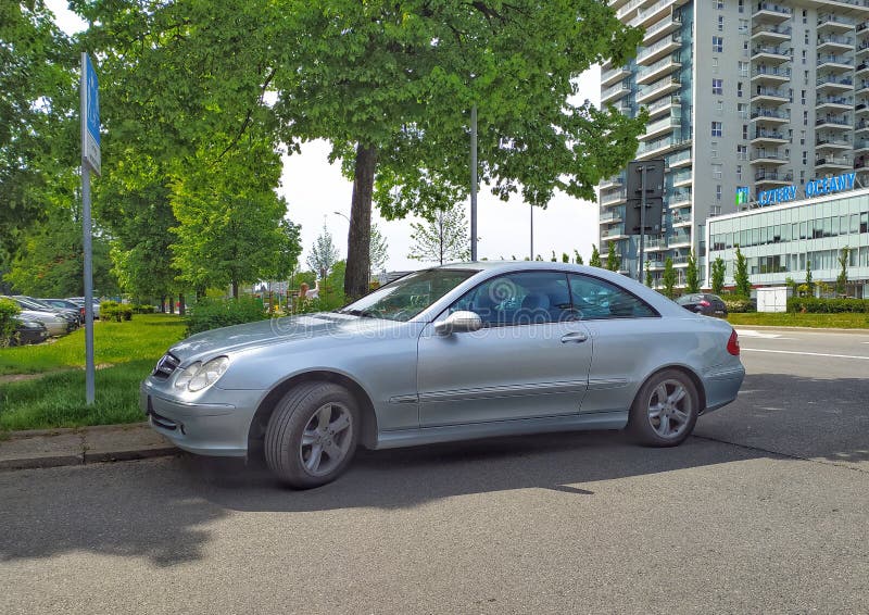 Parked mercedes cars hi-res stock photography and images - Alamy