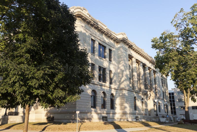 Old courthouse in Pekin stock image. Image of downtown 37882625