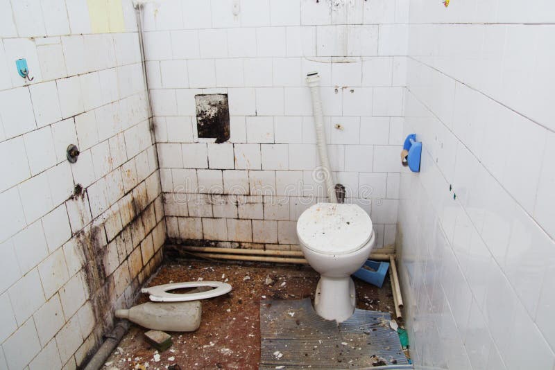 Ruined bathroom stock image. Image of spooky, bathroom 30004173