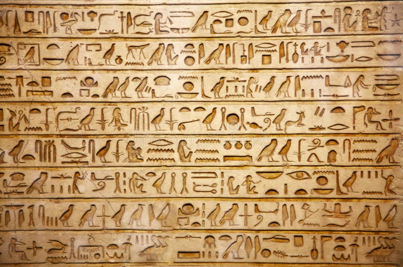 Das alte ägypten Hieroglyphen geschnitzt auf den Stein.