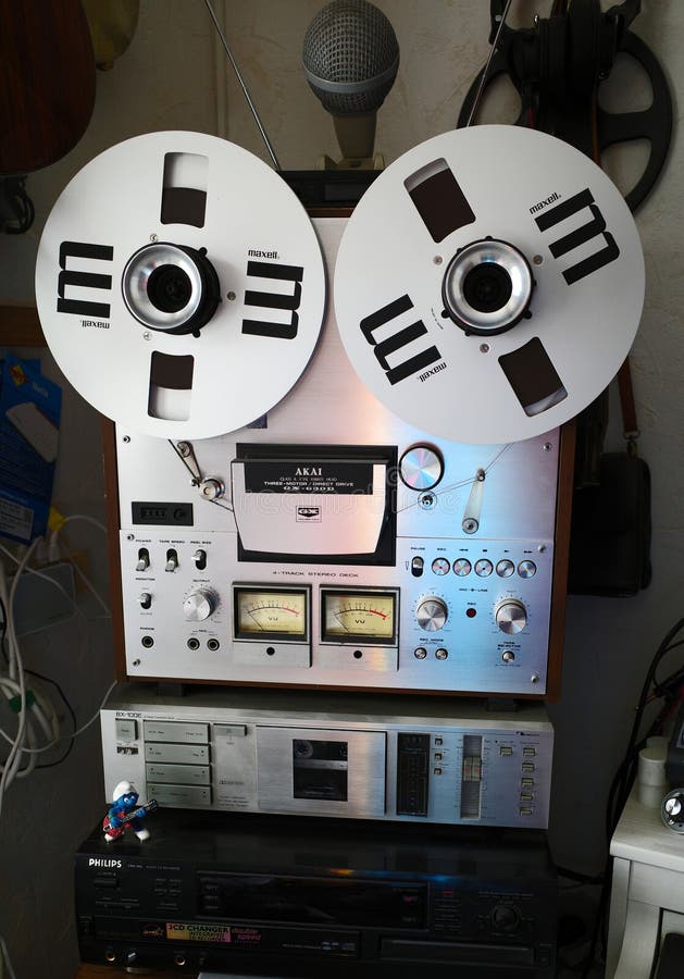 Old Fashioned Audio Equipment Editorial Photo - Image of analogue, stereo:  278336586