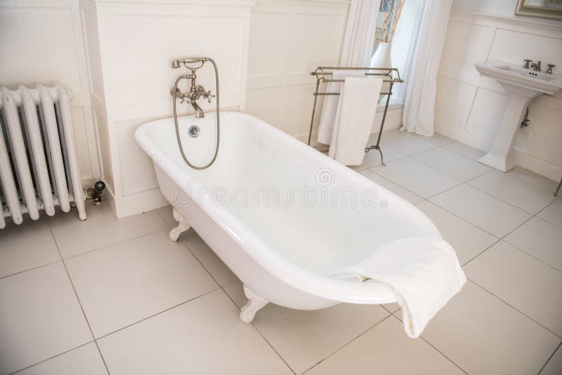 Old Style Bathtub In A Retro Bathroom Picture. Image 26925169