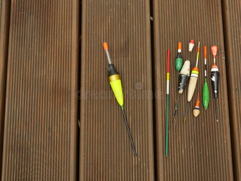 https://thumbs.dreamstime.com/b/old-fishing-bobbers-collection-close-up-old-fishing-bobbers-153798460.jpg