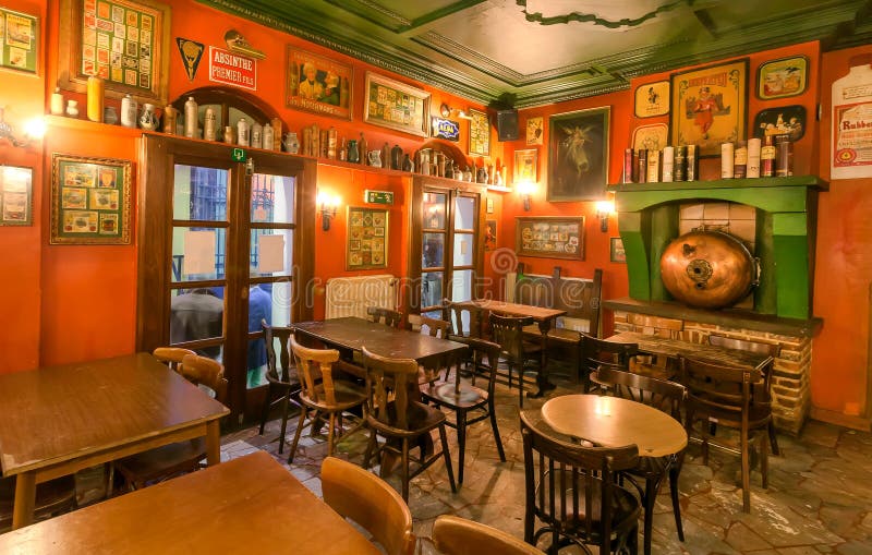 Décoration intérieure vintage du bar restaurant Senza.
