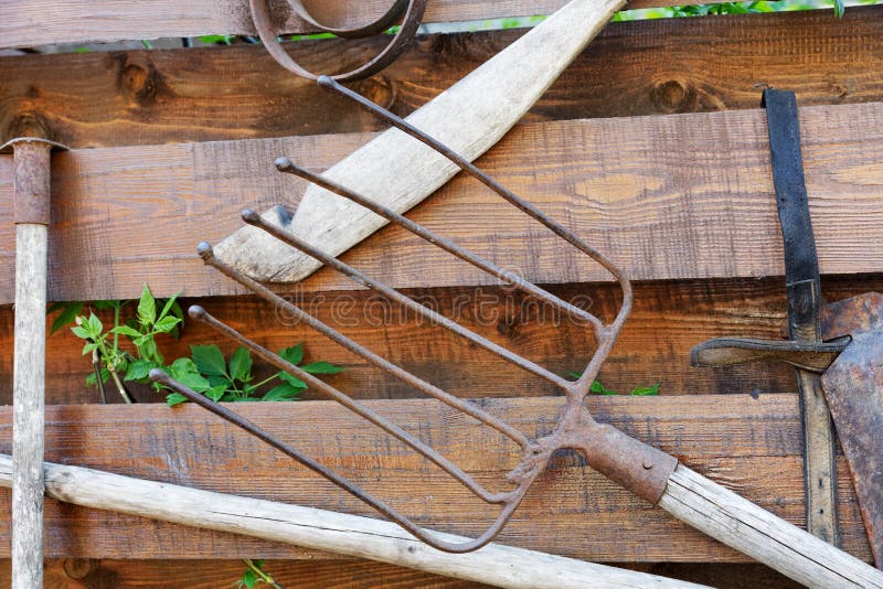 Old Garden Tools On A Fence Stock Image - Image of barn, design: 71405627