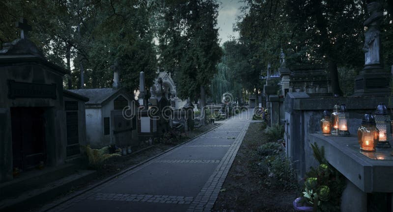 Old graveyard, Scandrett Street, Wapping Stock Photo - Alamy