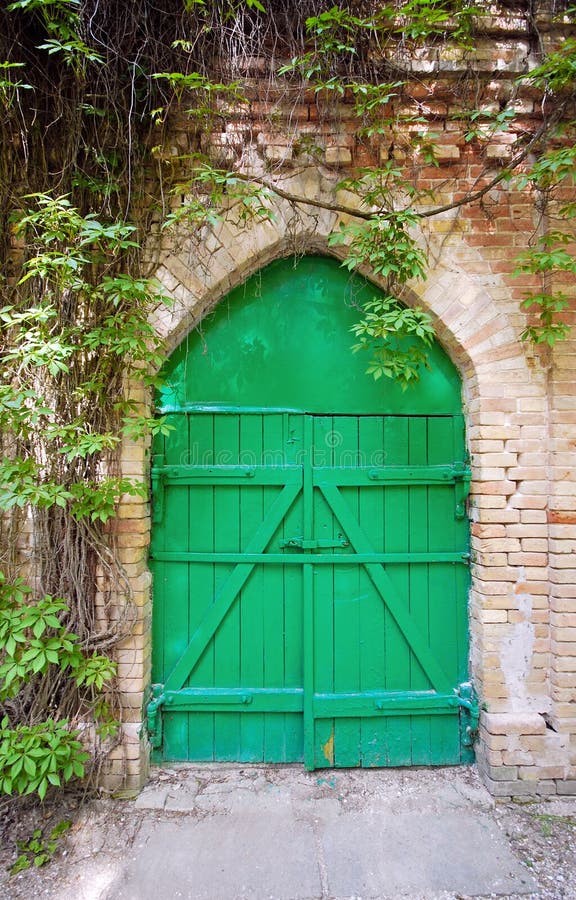 190+ Green wood gate Free Stock Photos StockFreeImages