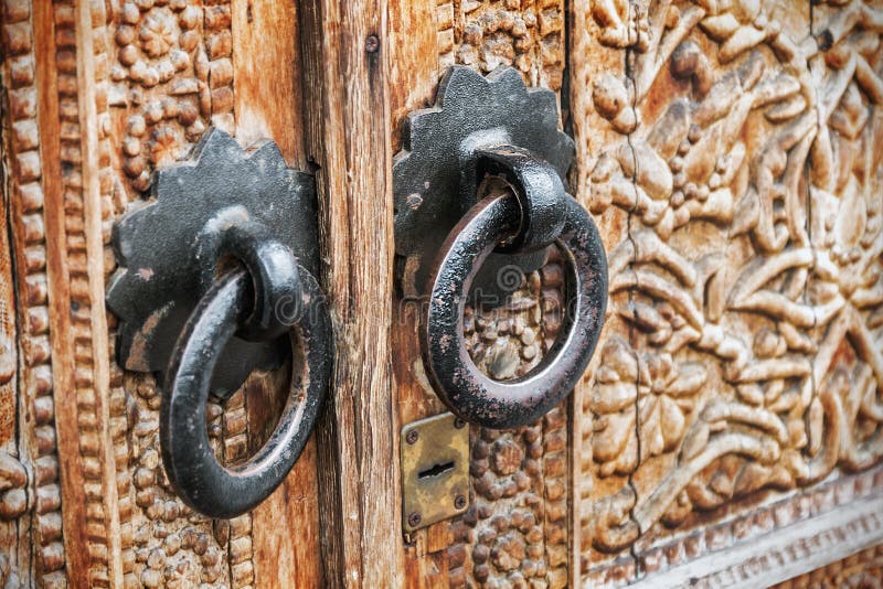 445 Old Door Wood Patterns Carved Stock Photos - Free & Royalty-Free ...