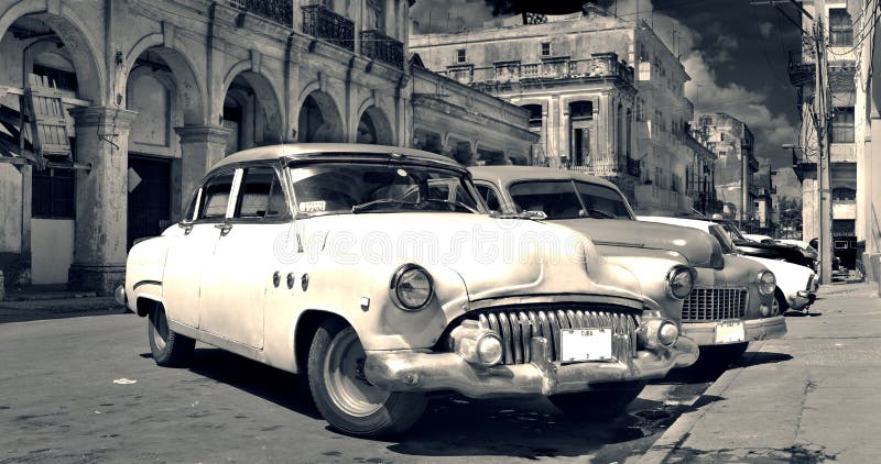 Old Havana cars panorama b&w