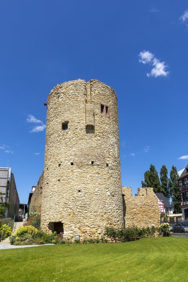 Defense Towers Of The Medieval Town Of Oberwesel In Rhine Valley, Germany  Stock Photo, Picture and Royalty Free Image. Image 85474711.