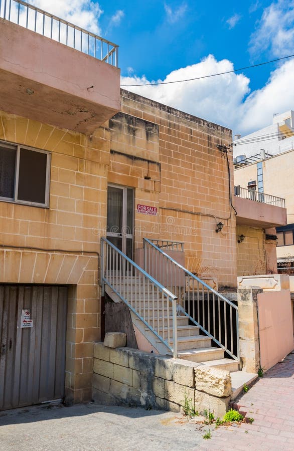 Old House in Malta stock image. Image of architecture 32422287