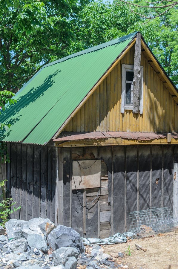 Hunting hut stock image. Image of rabbit, dark, forest 11363907