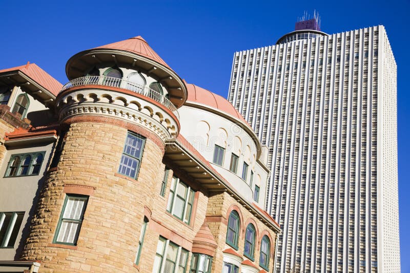 Old and new buildings in Memphis