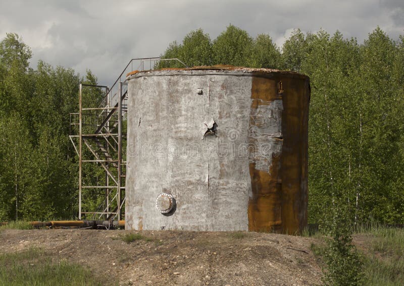 Old oil storage tank stock photo. Image of cargo, generation 25158290
