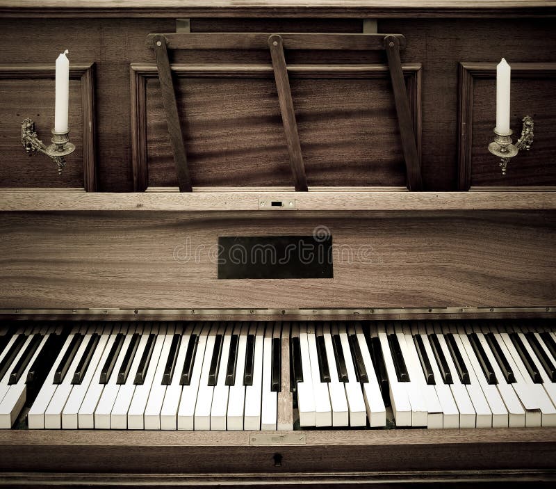 Old Piano