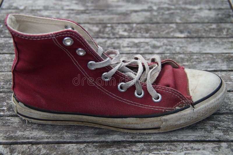 old red converse