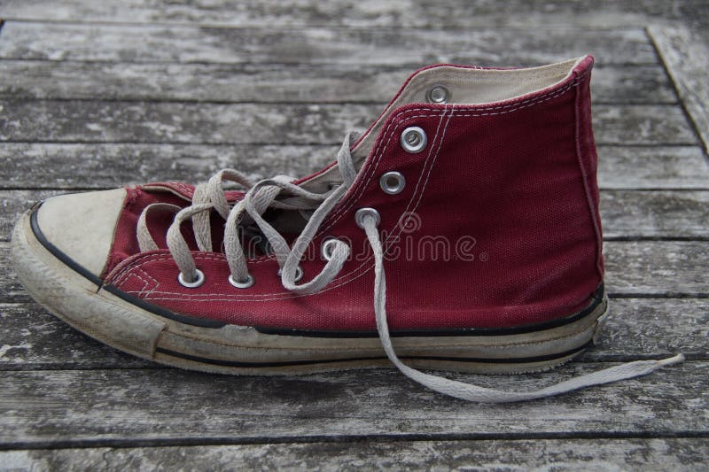 old red converse