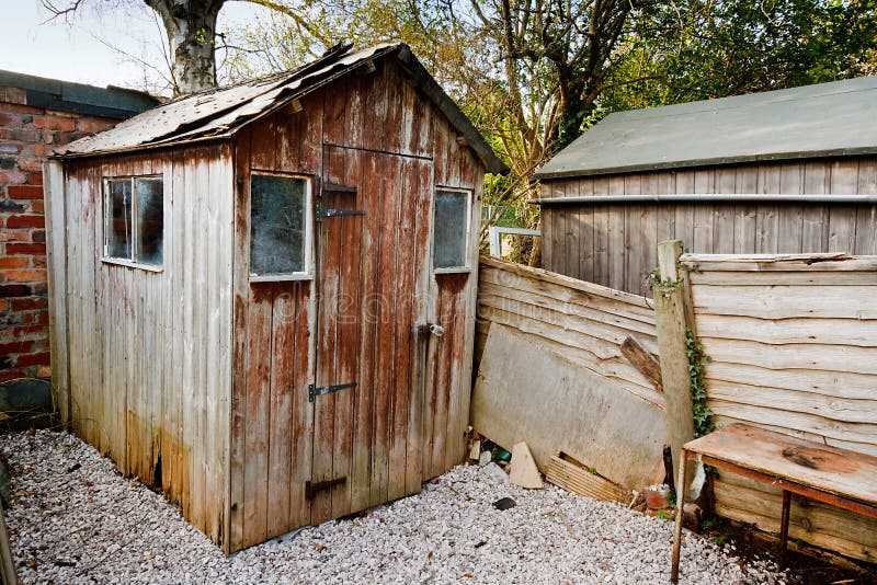 Old Run Down Worn Out Rotting Garden Shed Stock Image 